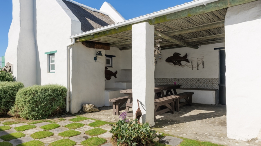 4 Bedroom Property for Sale in Struisbaai Western Cape